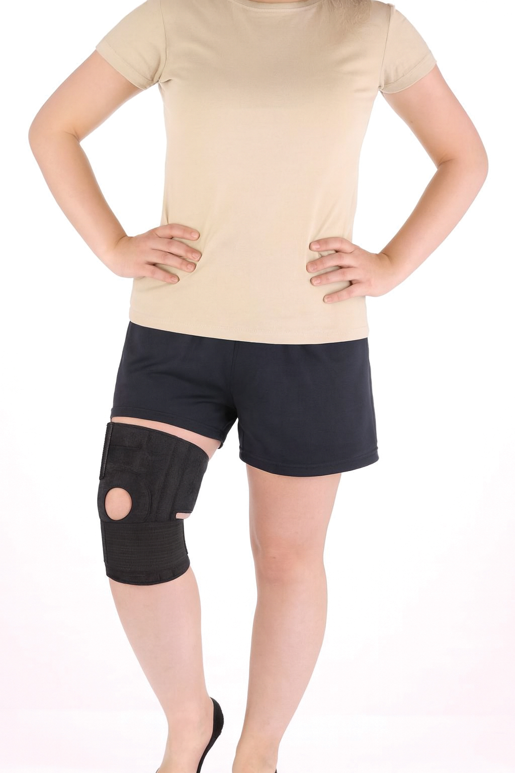 زانو بند قابل تنظیم کشکک باز نئوپرن - Adjustable knee brace, free size